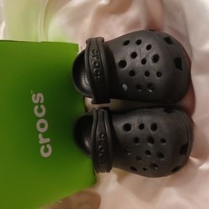 Black crocs 8c